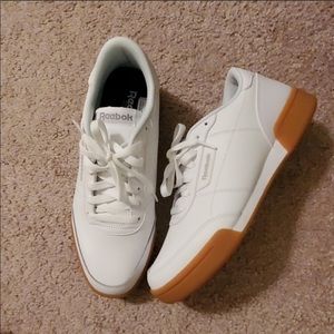 [Reebok] Royal Sneakers with Gum Sole